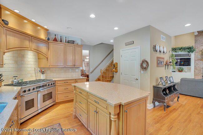 53 Stillhouse Road Millstone Township, NJ 08535 - Photo 19 of 55 Kitchen