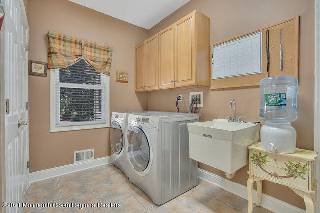 53 Stillhouse Road Millstone Township, NJ 08535 - Photo 27 of 55 Laundry Room