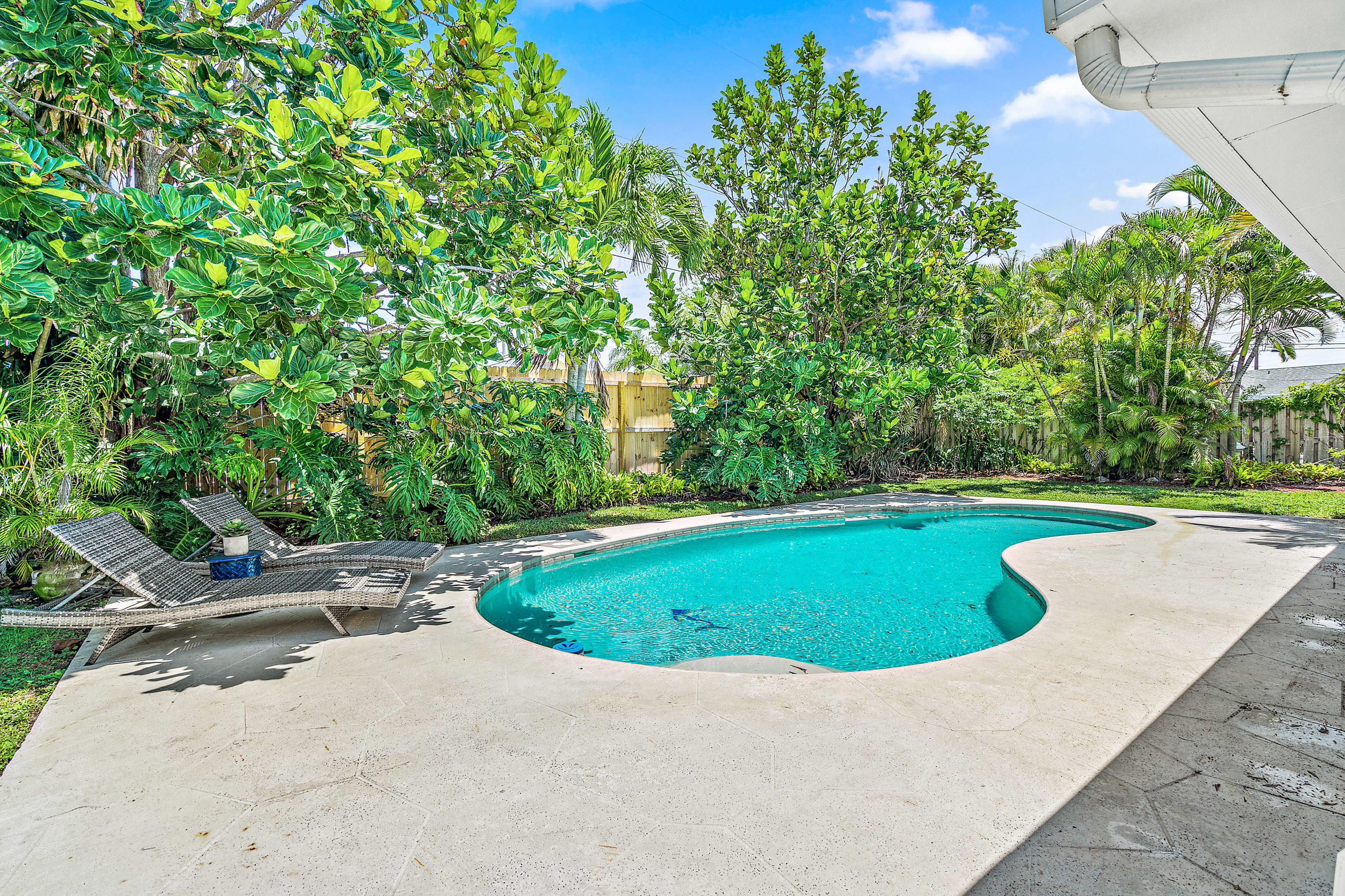 4171 Mark Street Jupiter, FL 33469 - Photo 19 of 26 Perfect Entertaining Pool