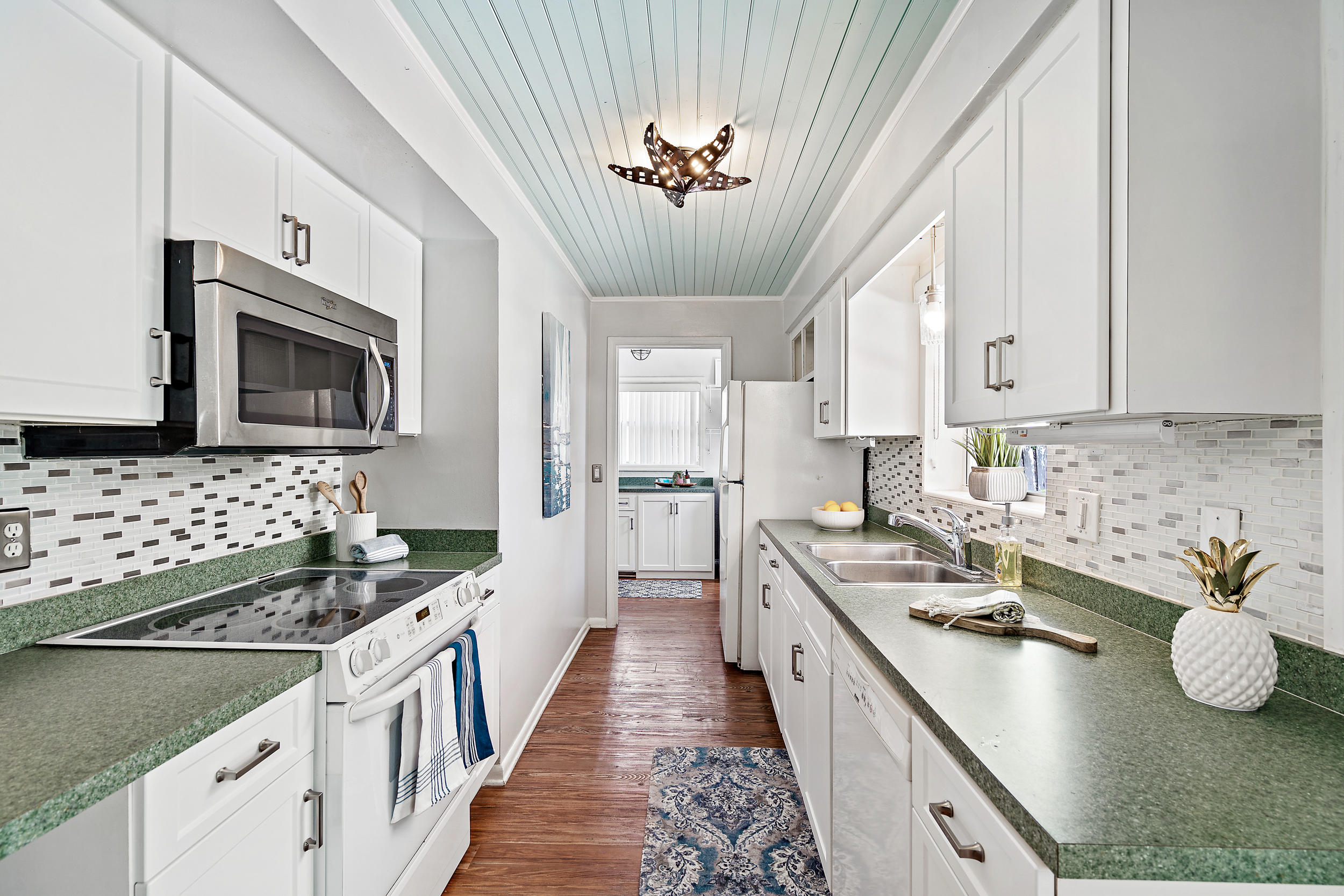 4171 Mark Street Jupiter, FL 33469 - Photo 10 of 26 Coastal Vibe Kitchen with Updates