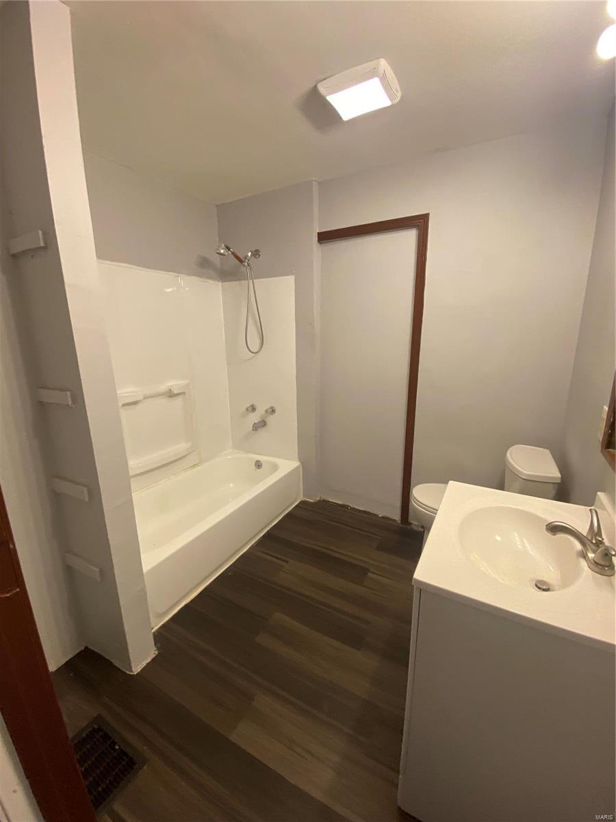 1835 Rhodes Street Madison, IL 62060 - Photo 20 of 32