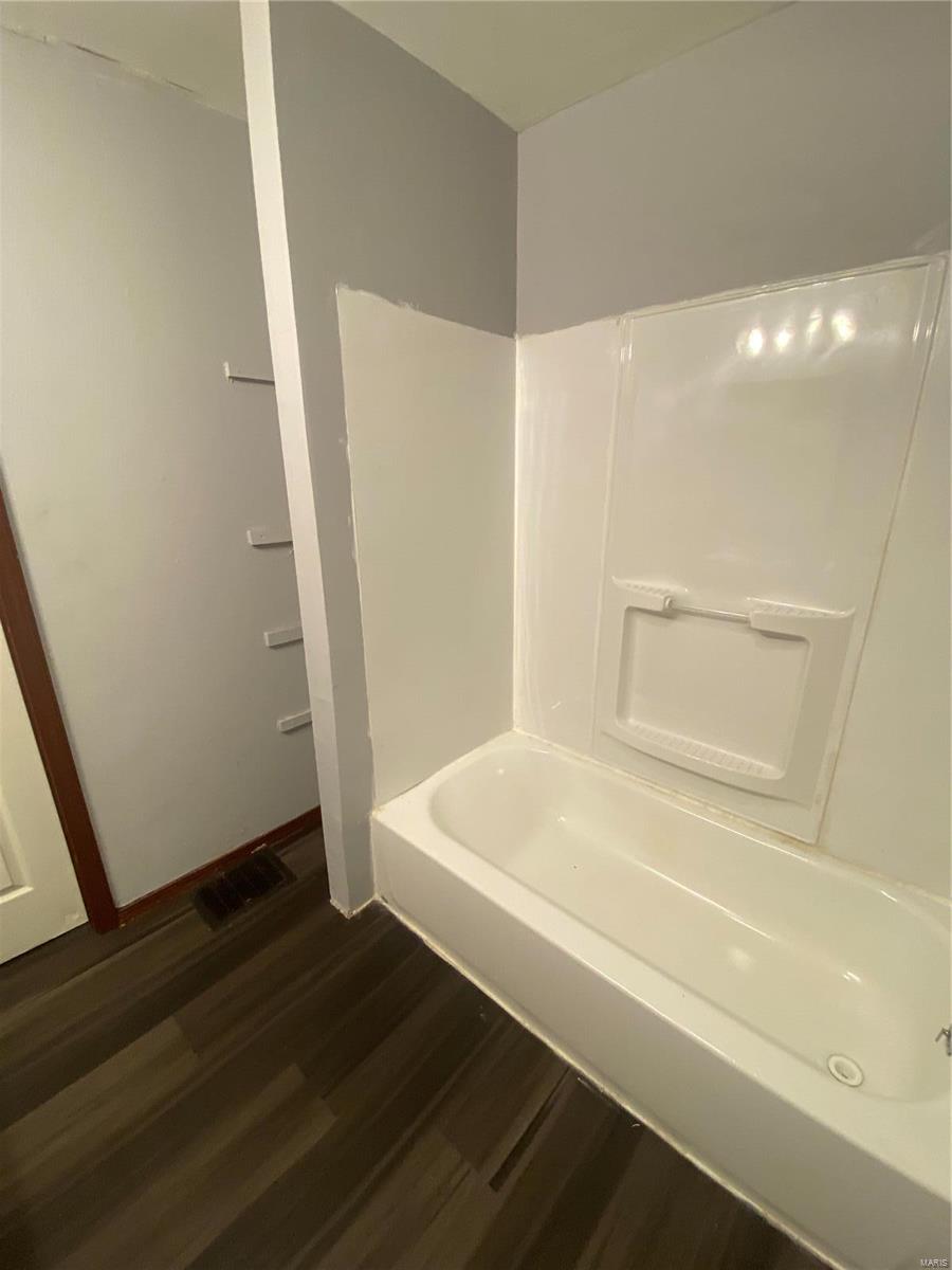 1835 Rhodes Street Madison, IL 62060 - Photo 21 of 32