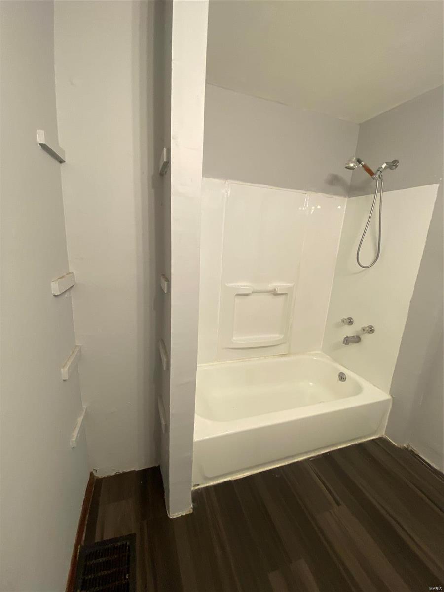 1835 Rhodes Street Madison, IL 62060 - Photo 22 of 32