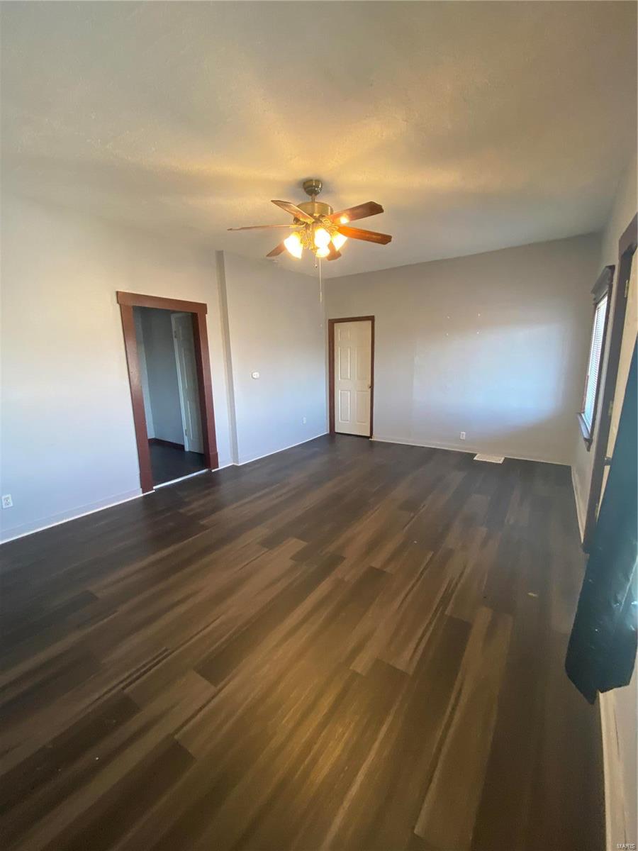 1835 Rhodes Street Madison, IL 62060 - Photo 8 of 32