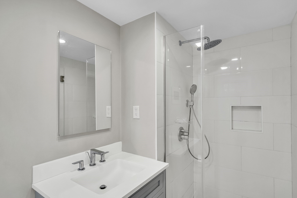 8 Hawthorne Road Winchester, MA 01890 - Photo 16 of 24