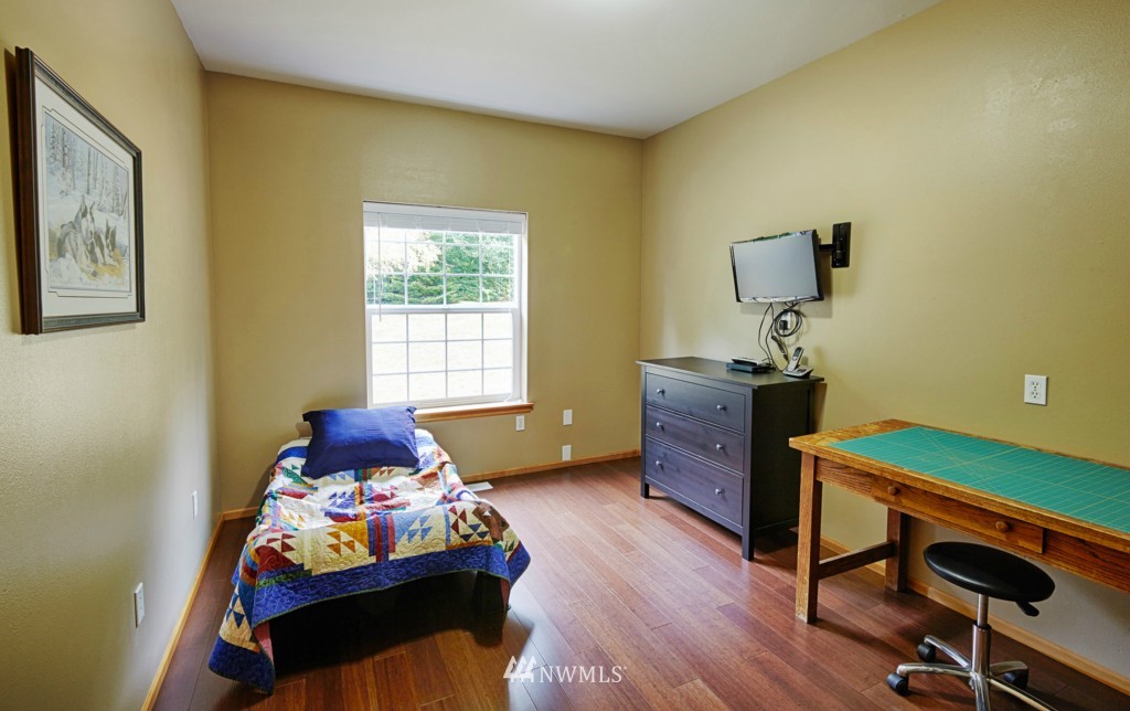 8901 Southeast View Park Road Port Orchard, WA 98367 - Photo 16 of 25 Gallery Image 16