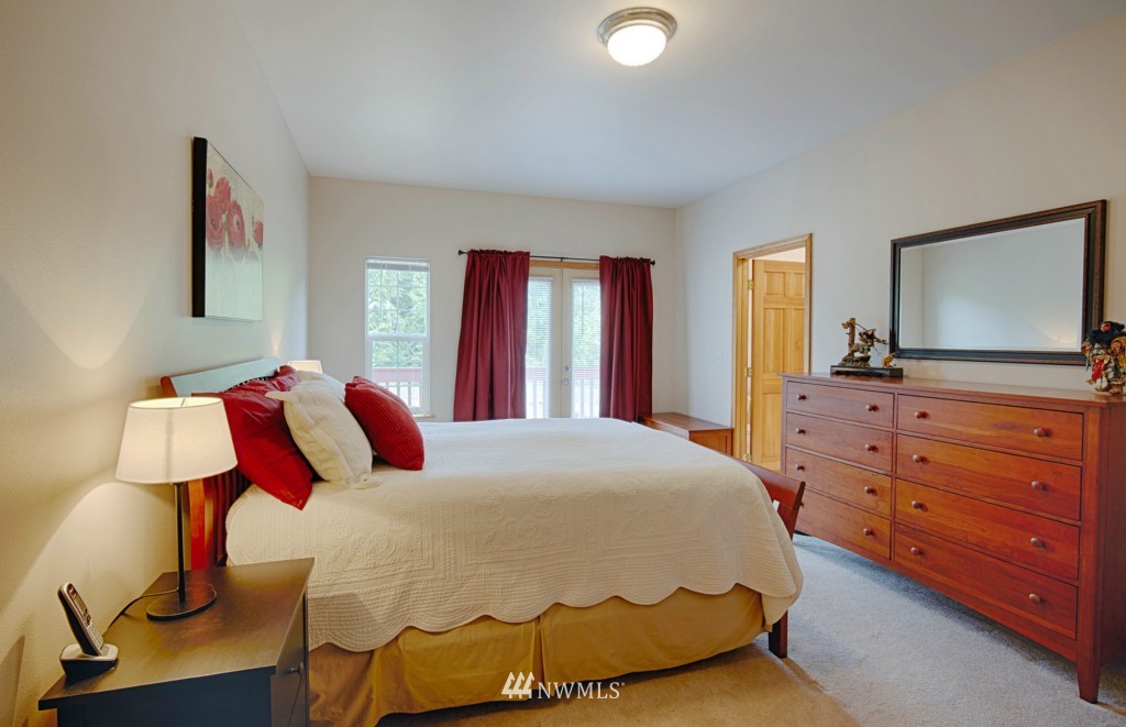 8901 Southeast View Park Road Port Orchard, WA 98367 - Photo 17 of 25 Gallery Image 17