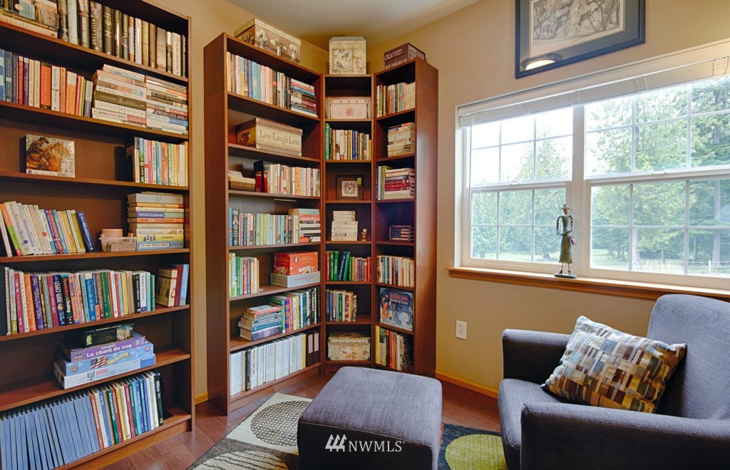 8901 Southeast View Park Road Port Orchard, WA 98367 - Photo 21 of 25 Gallery Image 21