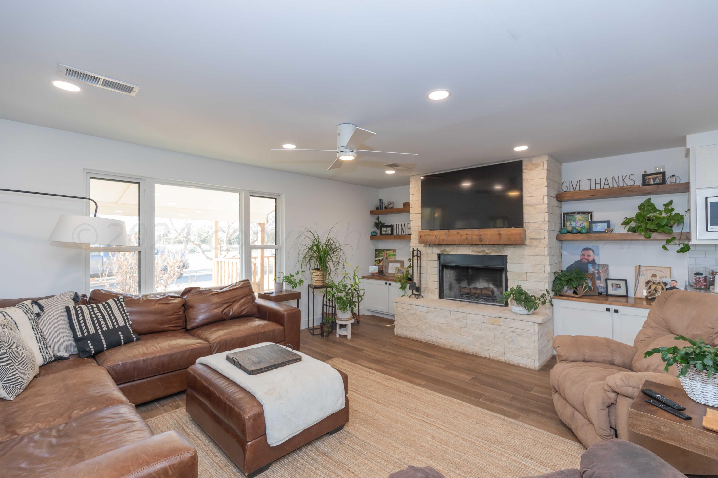 8850 West Rockwell Road Amarillo, TX 79119 - Photo 18 of 75 LIVING ROOM VIEW 1