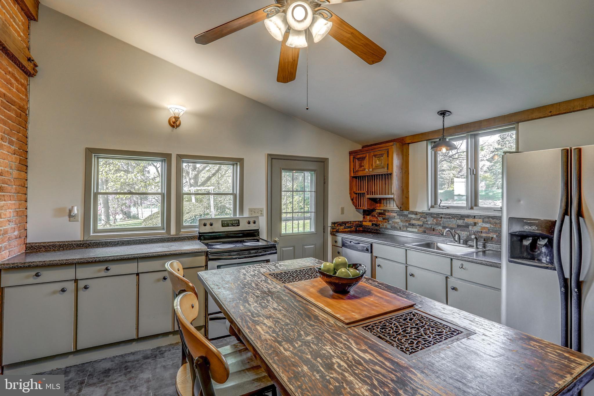 950 Clay Road Lititz, PA 17543 - Photo 11 of 43 Captivating in the southern light