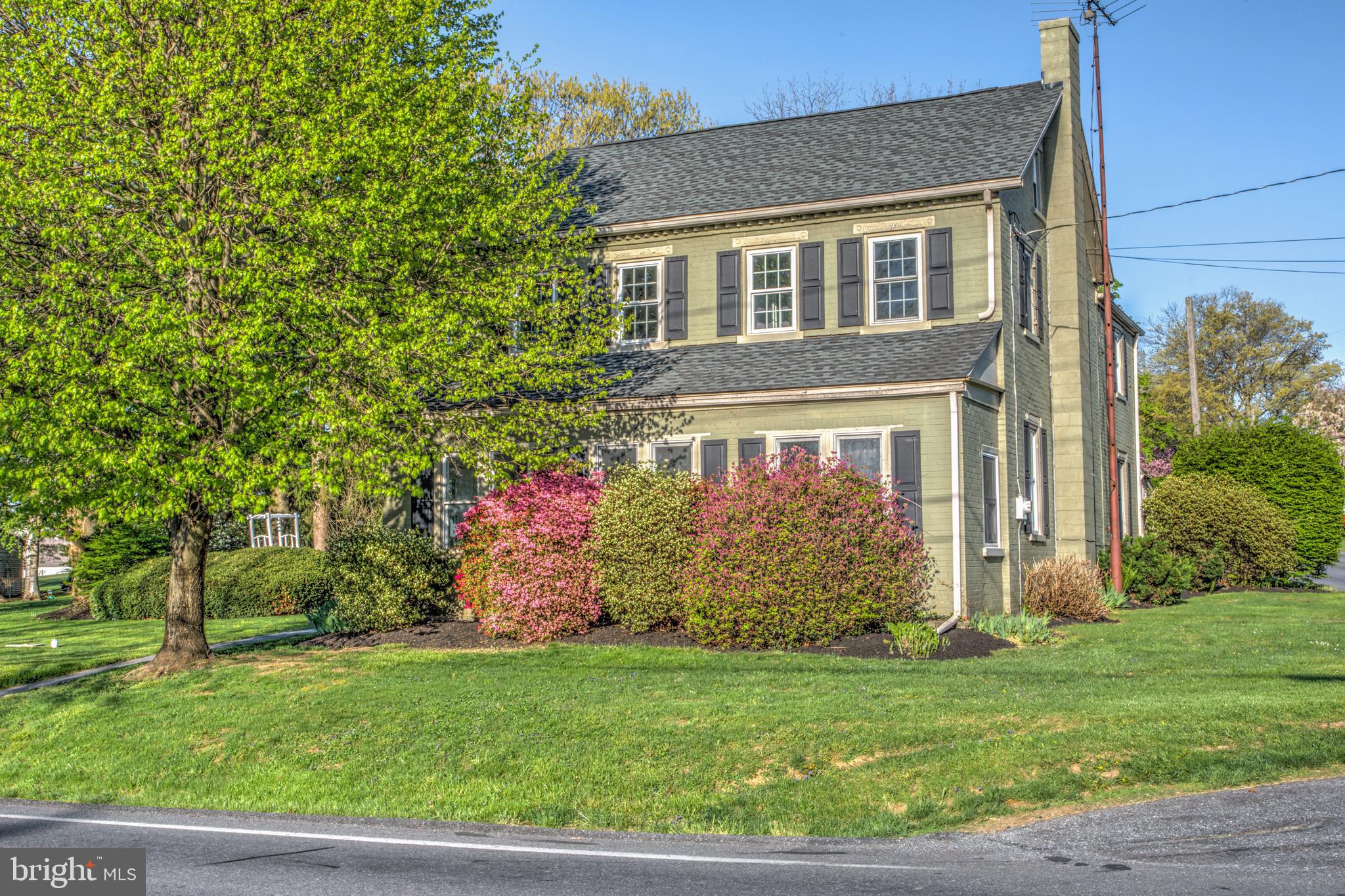 950 Clay Road Lititz, PA 17543 - Photo 2 of 43 Classic appeal