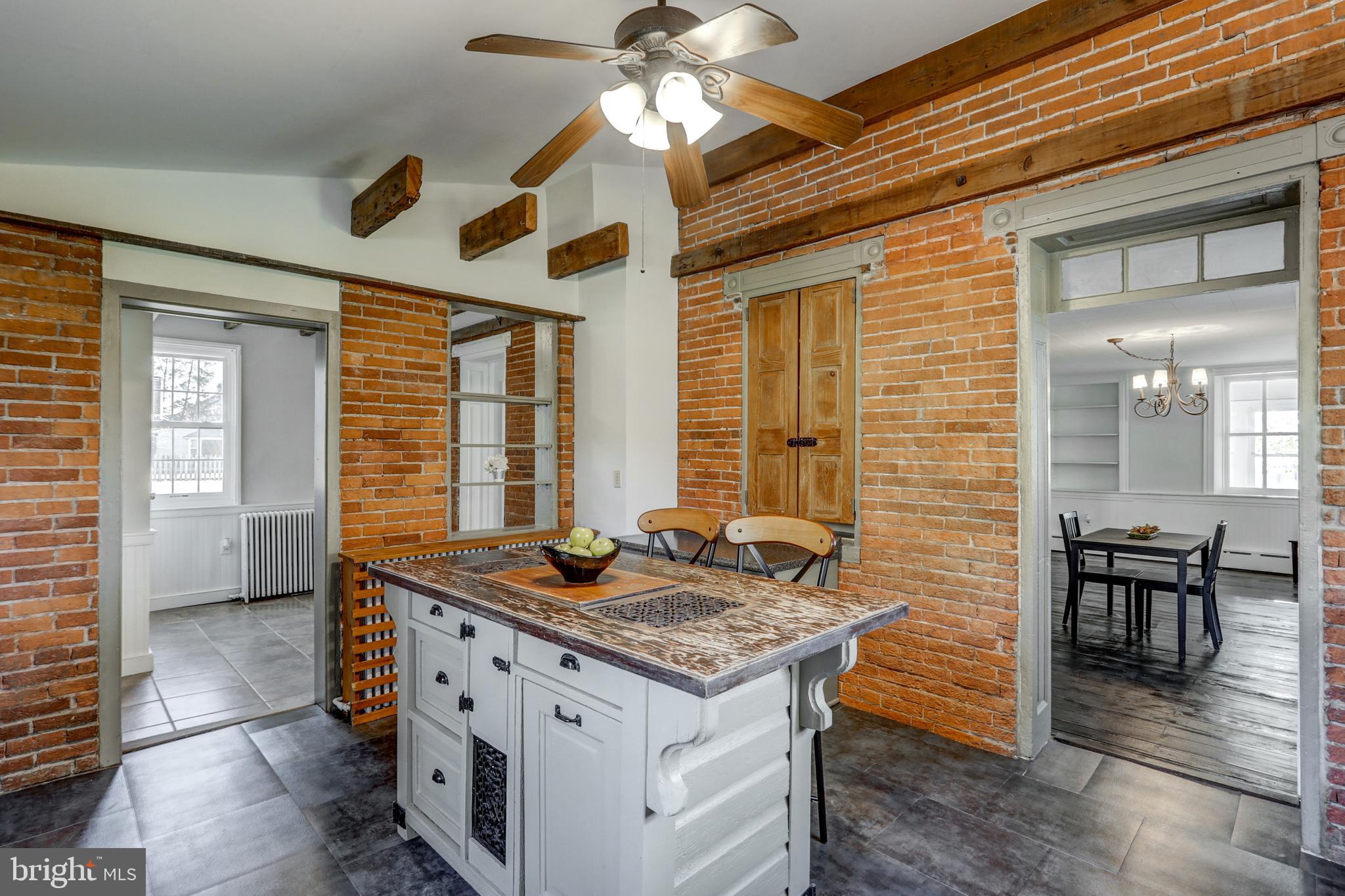 950 Clay Road Lititz, PA 17543 - Photo 9 of 43 Timeless materials and style