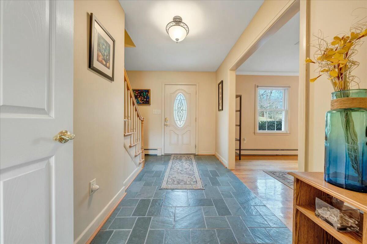 3406 Grandin Road Southwest Roanoke, VA 24018 - Photo 8 of 58 tempImage0xPgin