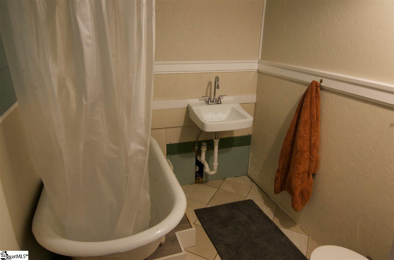 216 Wildcat Road Pickens, SC 29671 - Photo 27 of 34 Gallery Image 27