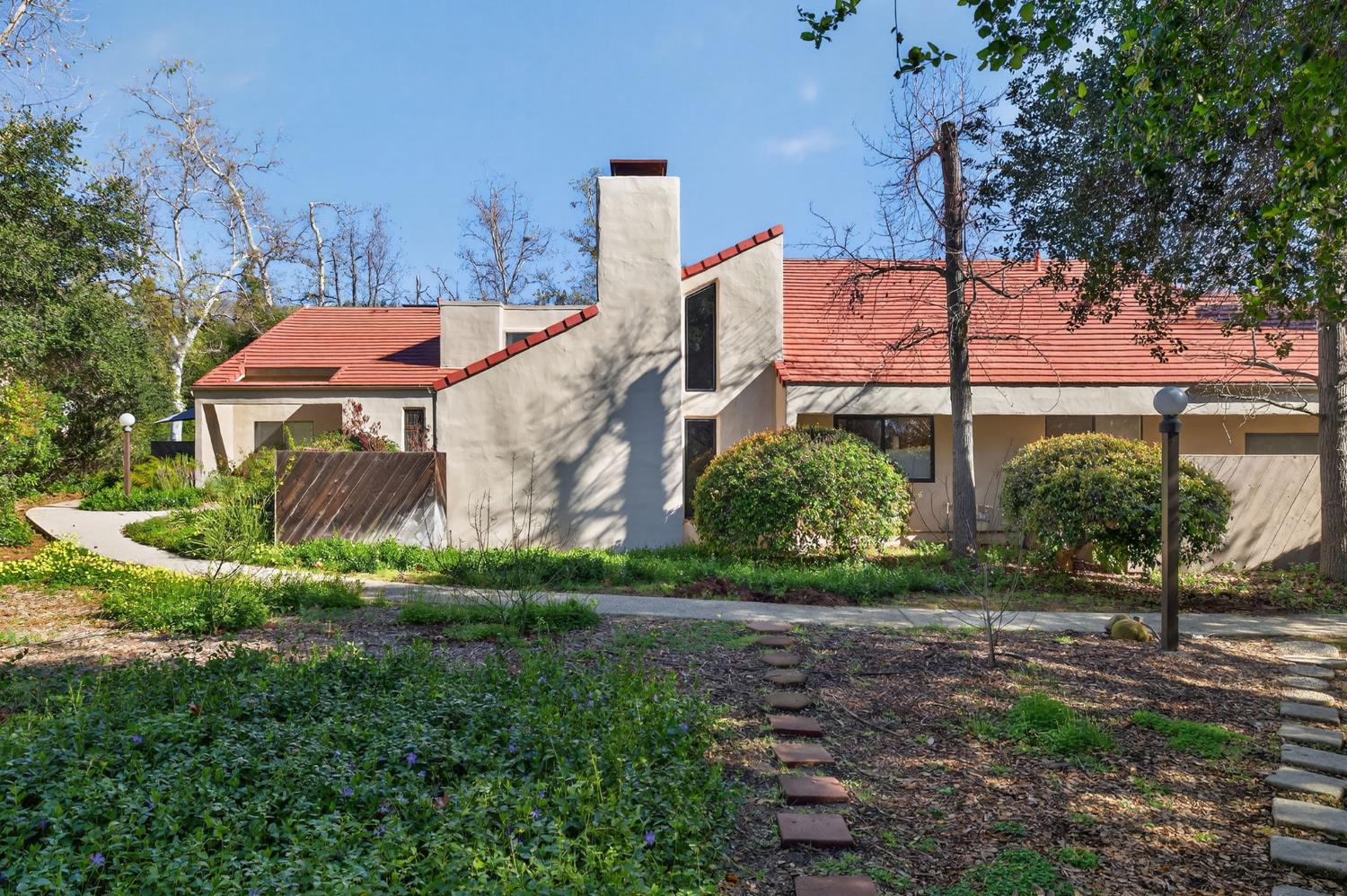 203 North Carrillo Road, Unit B Ojai, CA 93023 - Photo 4 of 50