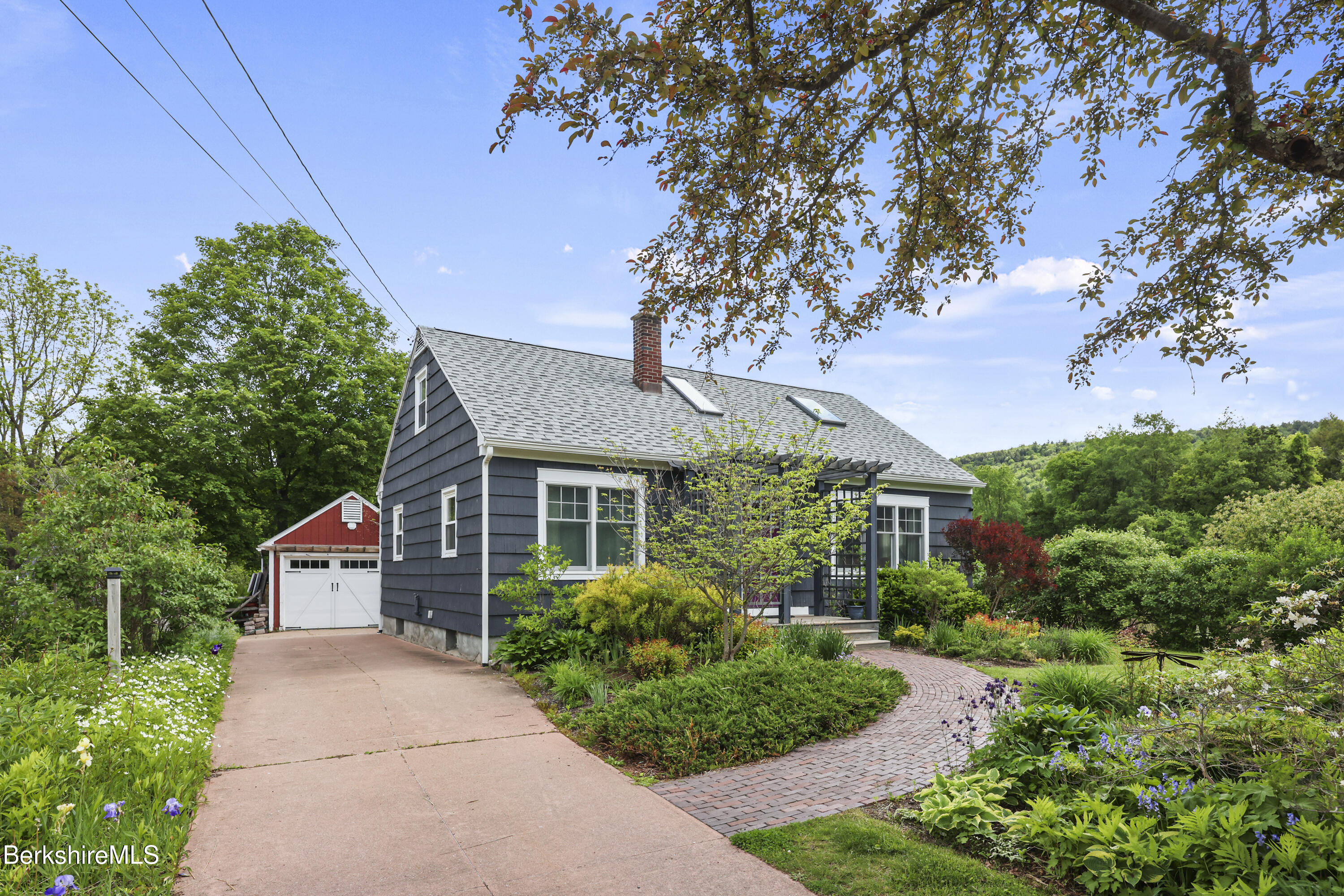 359 New Lenox Road Lenox, MA 01240 - Photo 2 of 45 front view