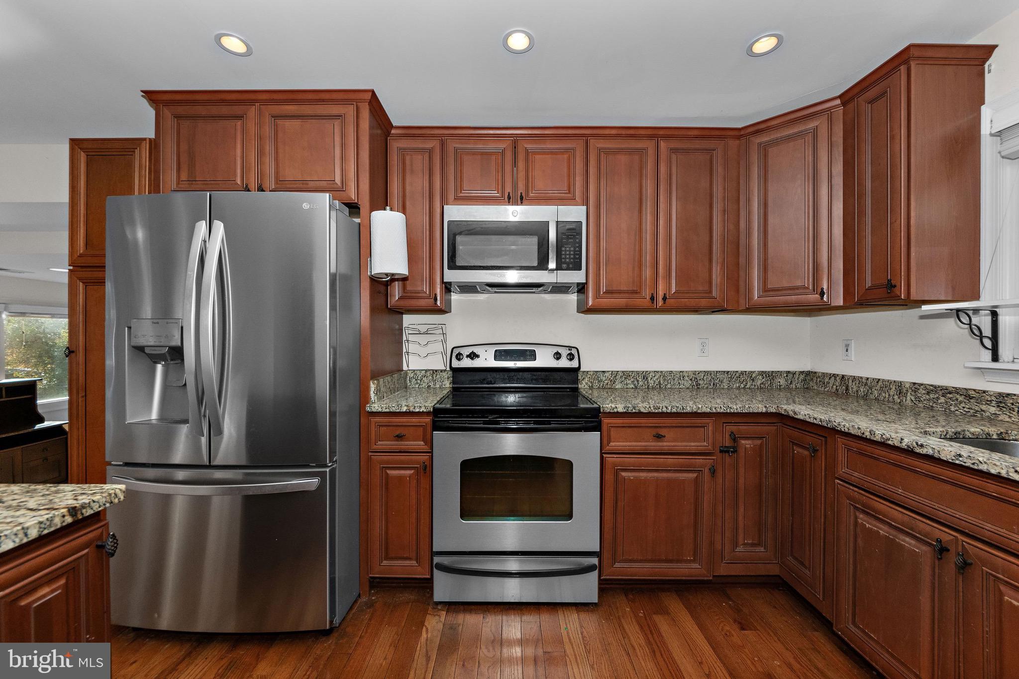 115 Valley View Avenue Edgewater, MD 21037 - Photo 11 of 56 Kitchen