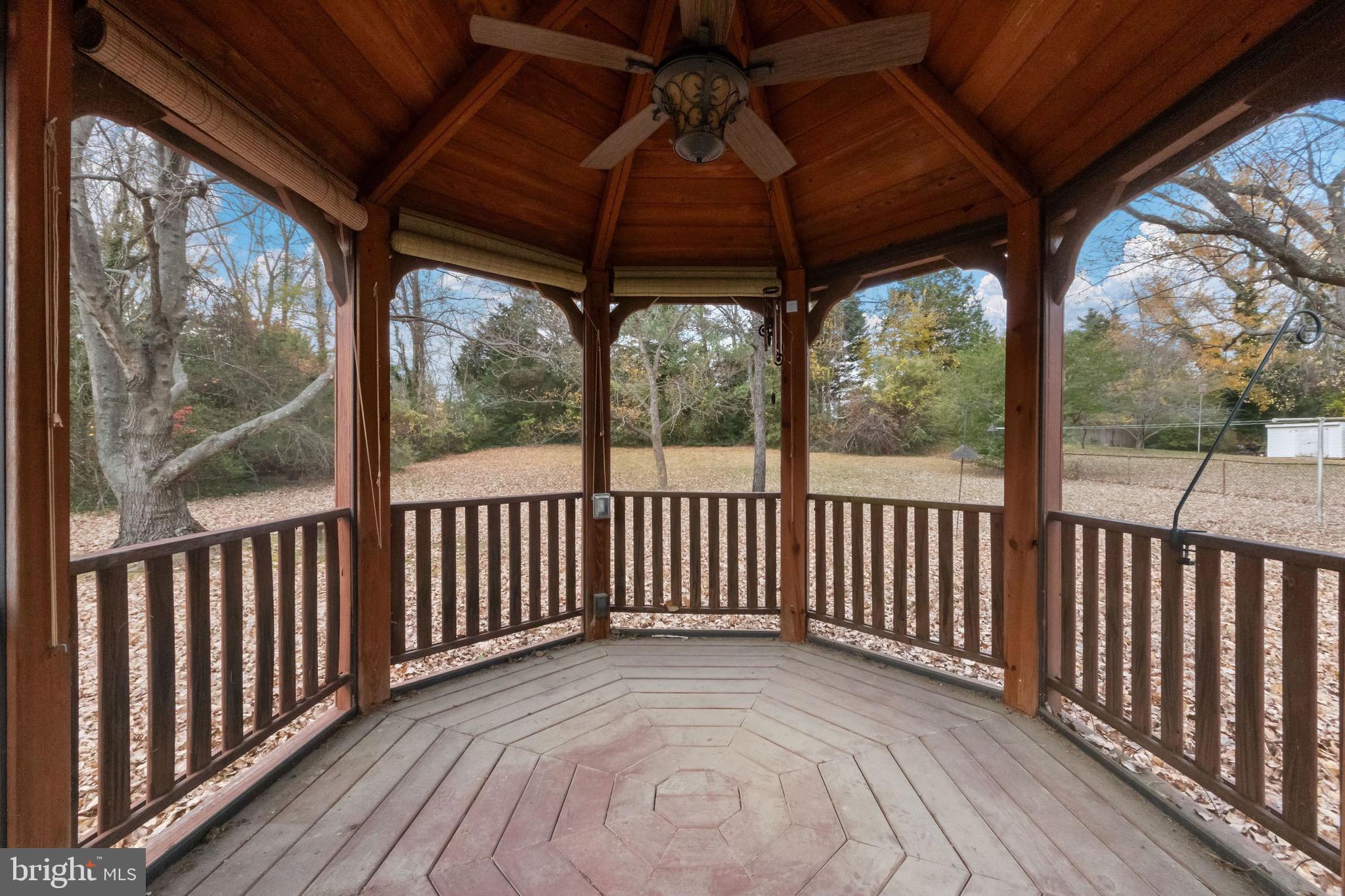 115 Valley View Avenue Edgewater, MD 21037 - Photo 45 of 56 a view of a black and white umbrella