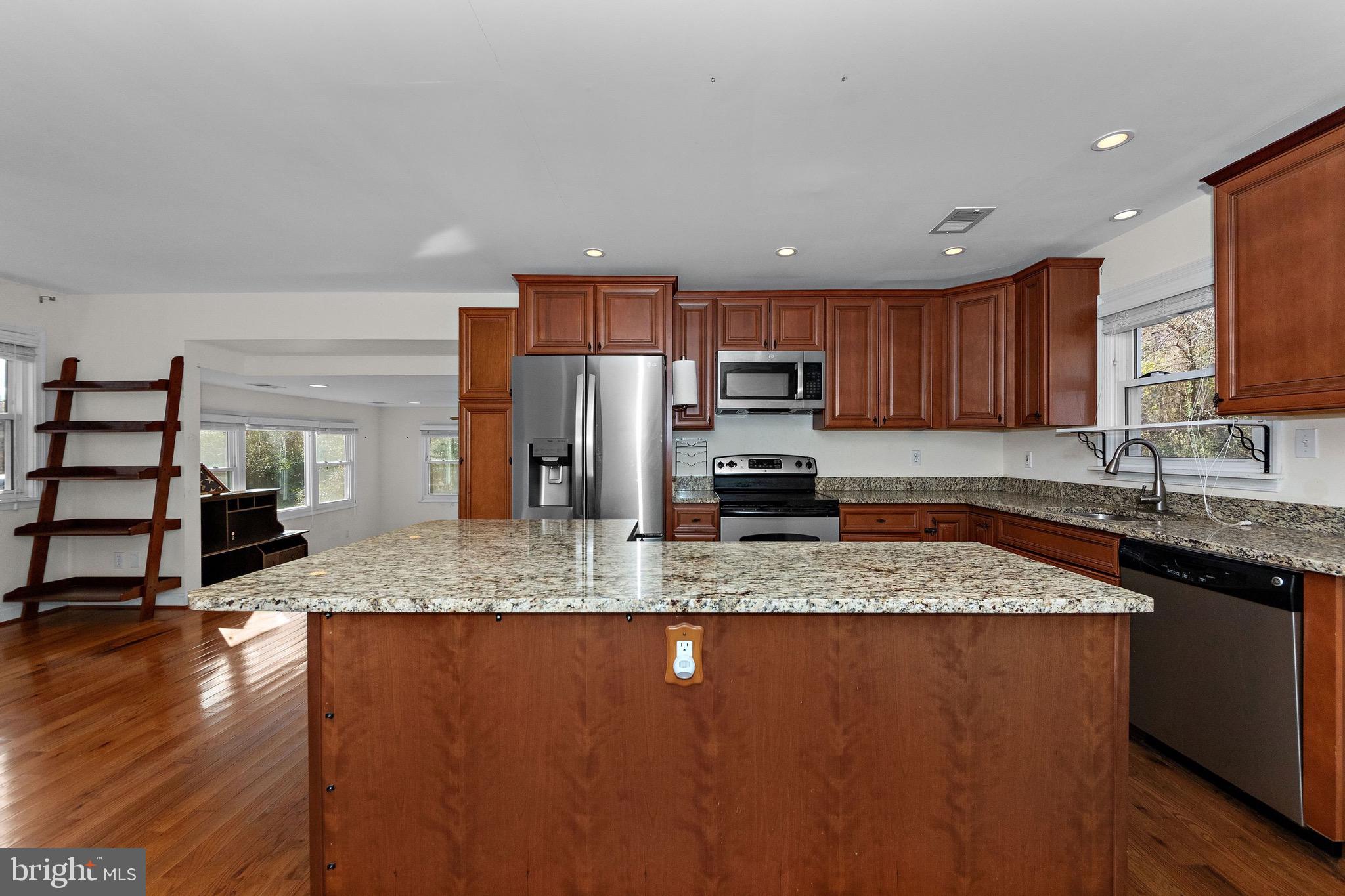115 Valley View Avenue Edgewater, MD 21037 - Photo 9 of 56 Kitchen