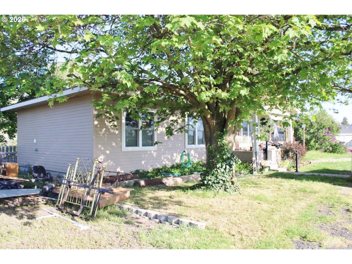 644 6th Street Athena, OR 97813 - Photo 2 of 34