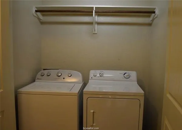 $2,850 | 4309 Old College Road, Bryan, TX 77801