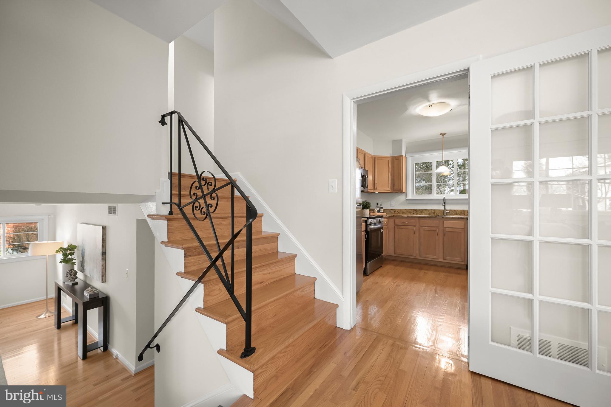 9809 Holmhurst Road Bethesda, MD 20817 - Photo 14 of 28 Upper Level access