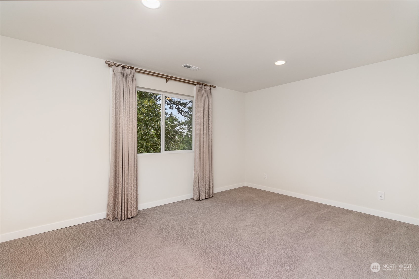 6219 Northeast 3rd Street Renton, WA 98059 - Photo 30 of 39 Gallery Image 30
