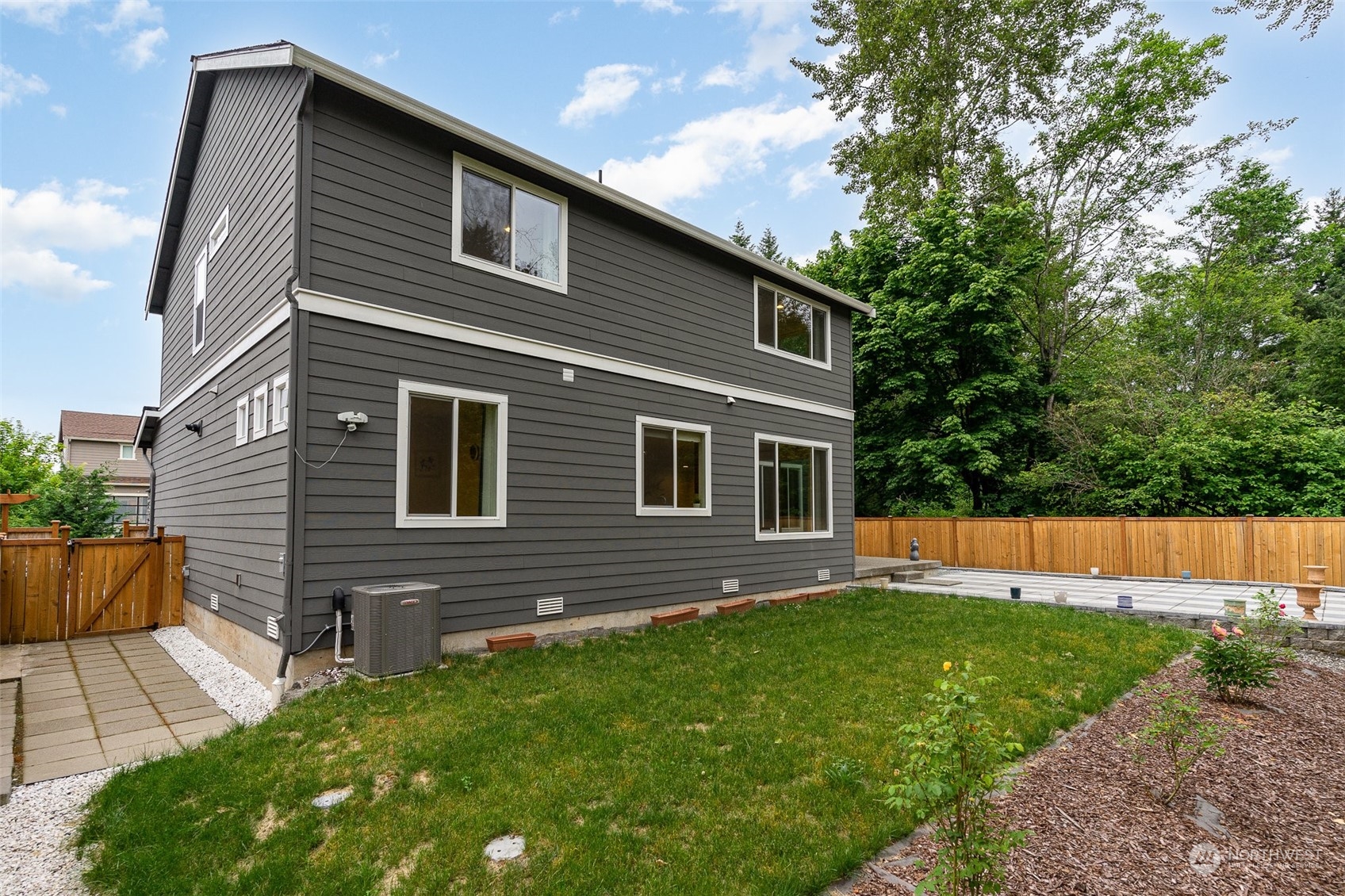6219 Northeast 3rd Street Renton, WA 98059 - Photo 38 of 39 Gallery Image 38