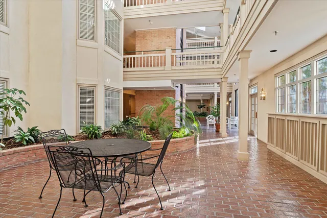 $324,900 | 405 South Perkins Road, Unit 430, Memphis, TN 38117