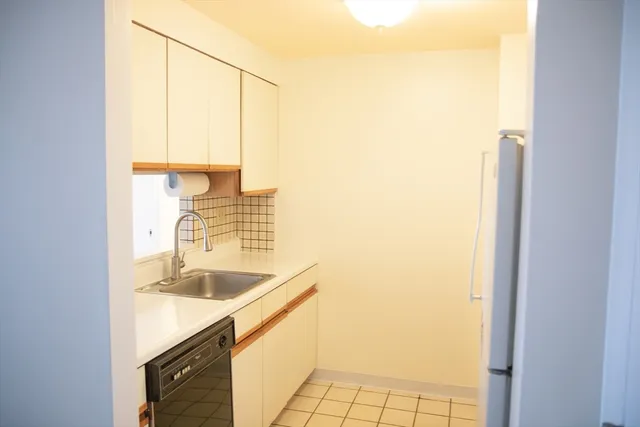 $299,000 | 750 Davol Street, Unit 219, Fall River, MA 02720