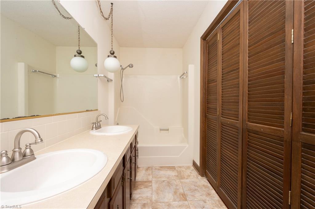 635 Barrocliff Road Clemmons, NC 27012 - Photo 16 of 39 Gallery Image 16