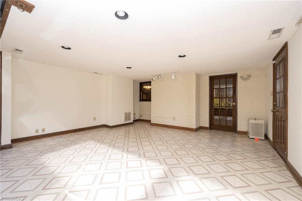 635 Barrocliff Road Clemmons, NC 27012 - Photo 28 of 39 Gallery Image 28