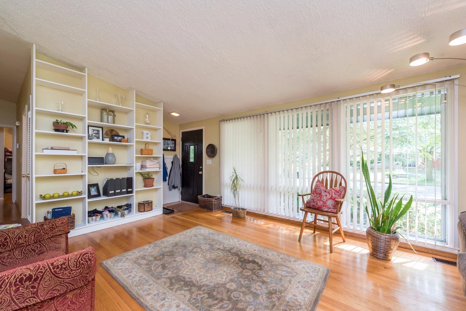 2811 Cranbrook Road Ann Arbor, MI 48104 - Photo 2 of 10 Photo 2