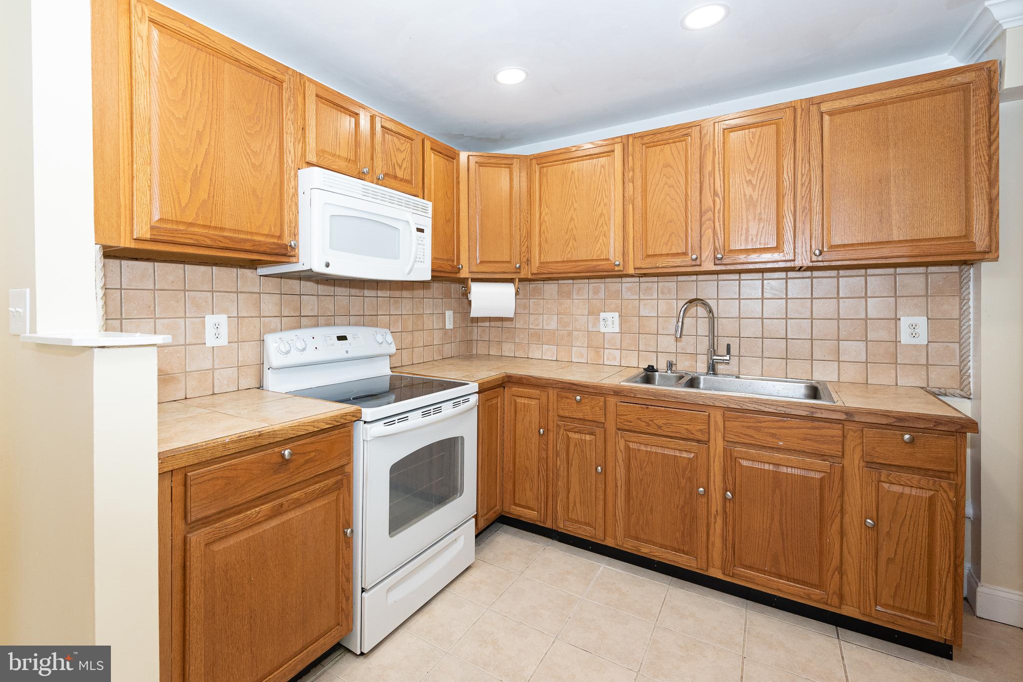 9406 Taney Road Manassas, VA 20110 - Photo 12 of 44 Kitchen #1