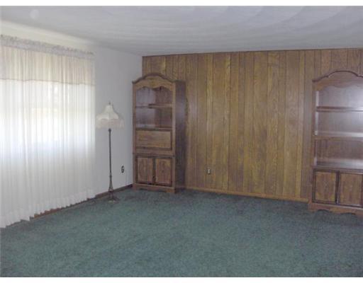 222 Rural Drive Butler, PA 16001 - Photo 7 of 16 Living Room.
