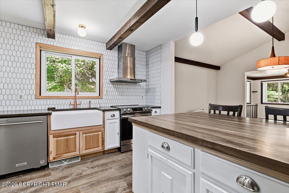 209 Grange Road Mount Pocono, PA 18344 - Photo 22 of 78 Kitchen