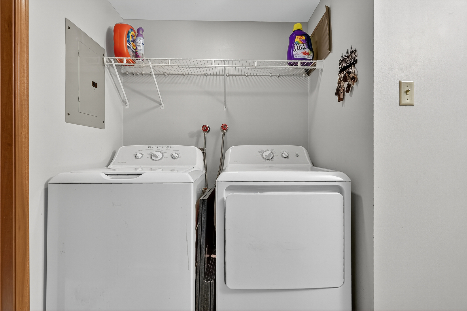 10630 Ridgeland Avenue, Unit 1B Chicago Ridge, IL 60415 - Photo 20 of 22 a utility room with dryer and washer