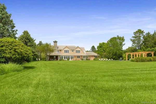 $185,000 | 571 Pauls Lane, Bridgehampton, NY 11932