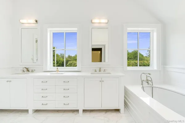 $185,000 | 571 Pauls Lane, Bridgehampton, NY 11932