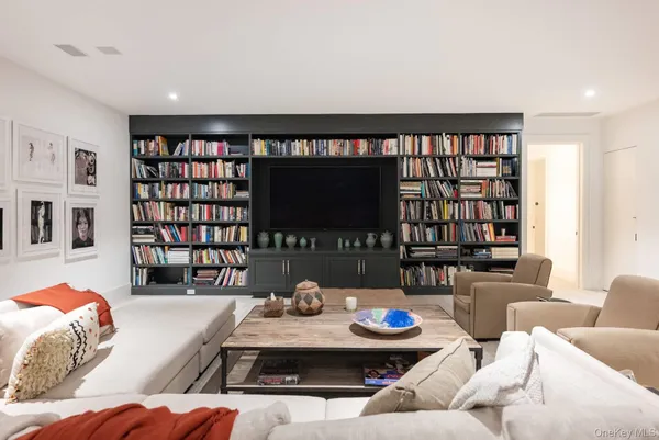 $185,000 | 571 Pauls Lane, Bridgehampton, NY 11932