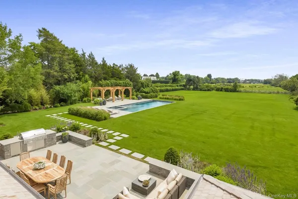 $185,000 | 571 Pauls Lane, Bridgehampton, NY 11932