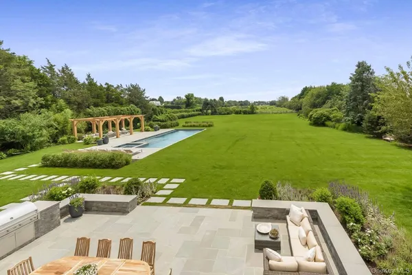 $185,000 | 571 Pauls Lane, Bridgehampton, NY 11932