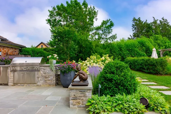 $185,000 | 571 Pauls Lane, Bridgehampton, NY 11932