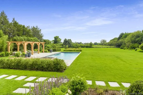 $185,000 | 571 Pauls Lane, Bridgehampton, NY 11932