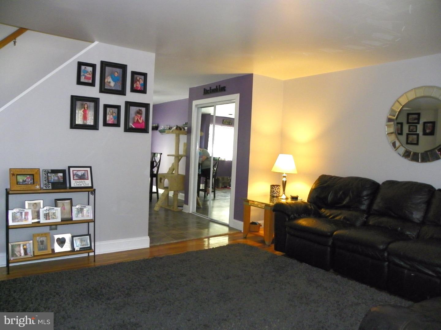 12807 Cabell Road Philadelphia, PA 19154 - Photo 3 of 25