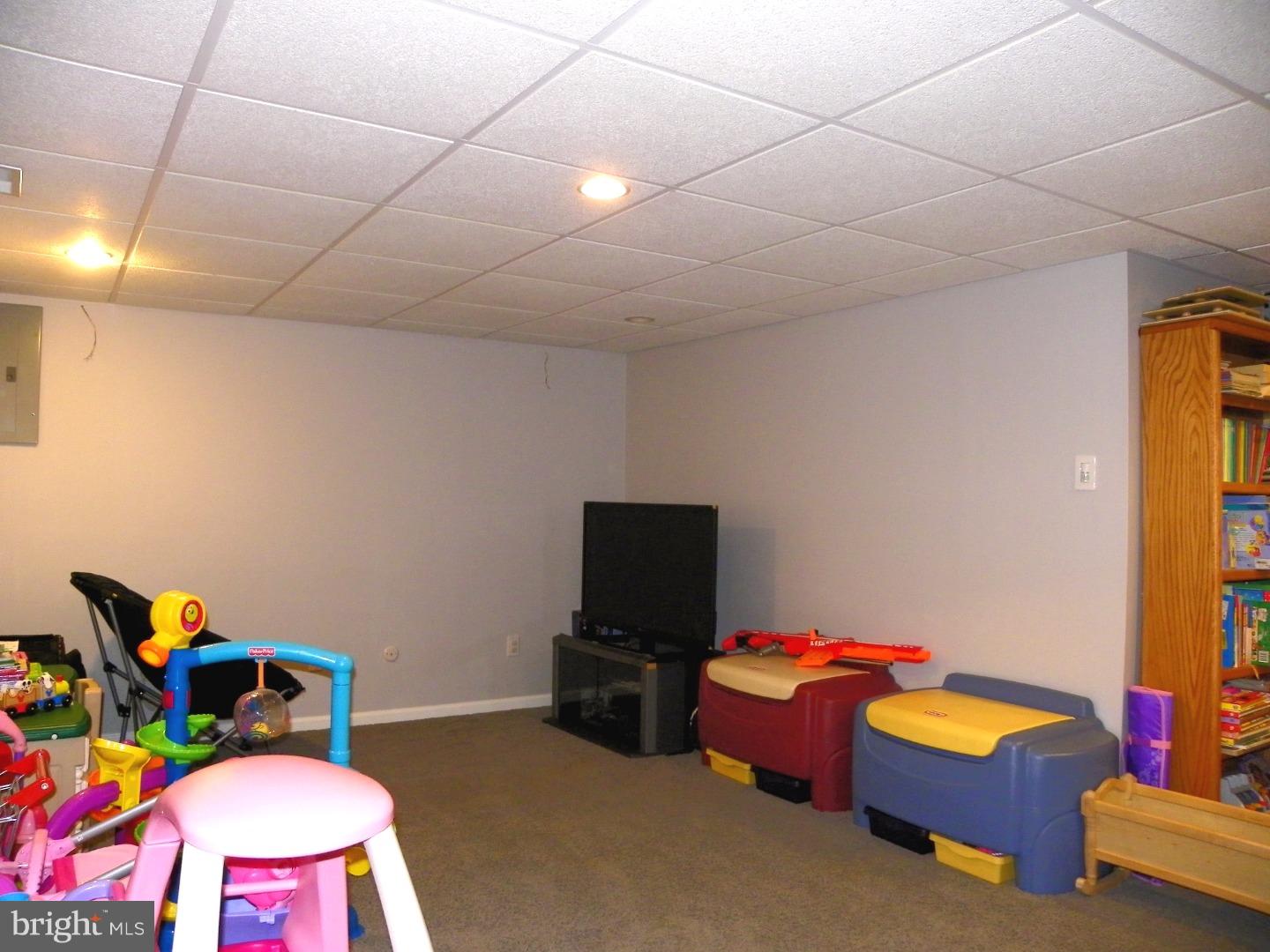 12807 Cabell Road Philadelphia, PA 19154 - Photo 22 of 25