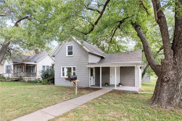 $175,000 | 1207 South 2nd Street, Leavenworth, KS 66048