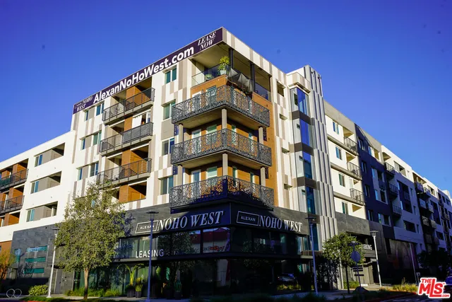 $3,886 | 11950 Erwin Street, Unit B648, North Hollywood, CA 91606