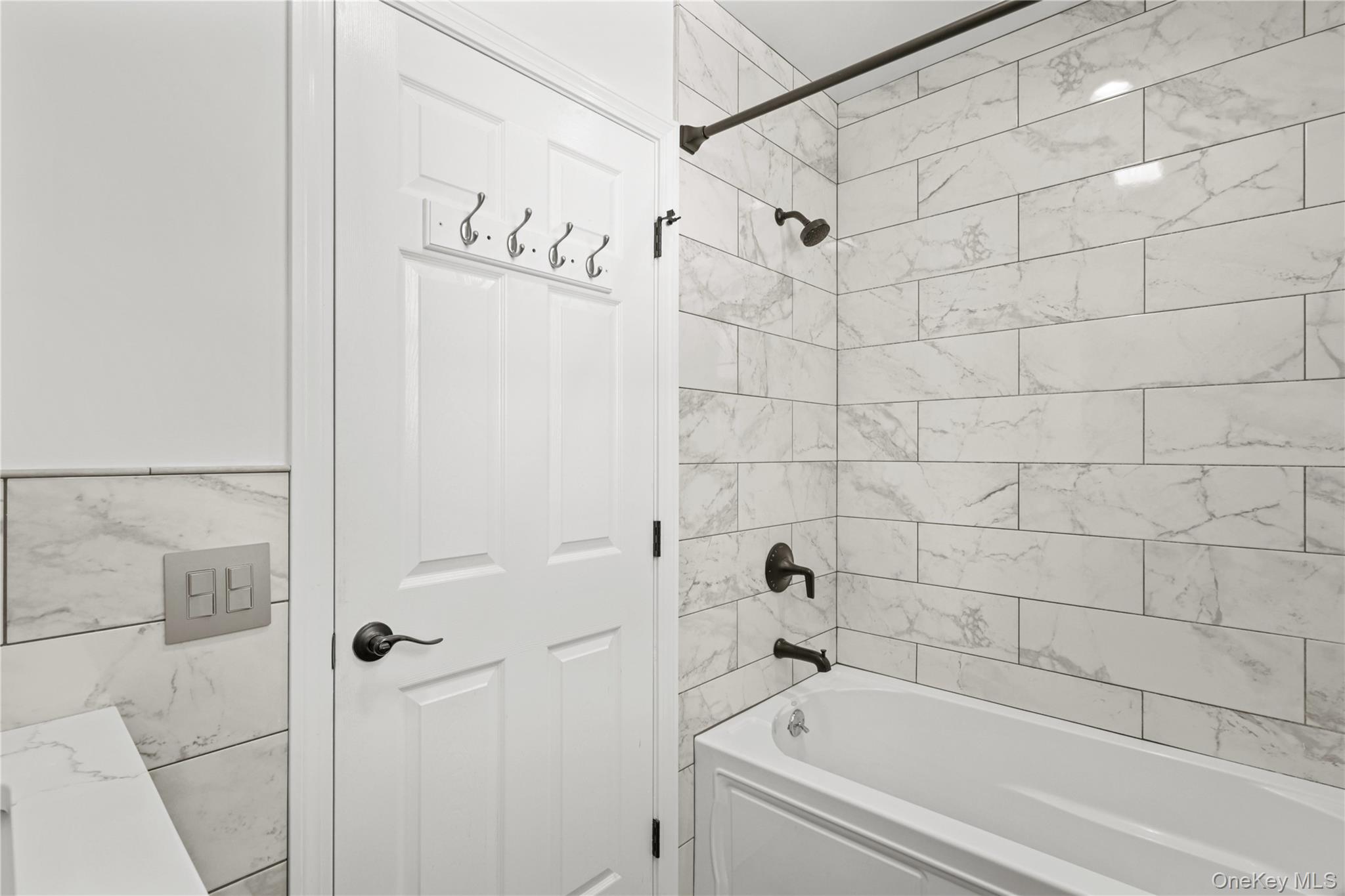 75 Kensington Road Bronxville, NY 10708 - Photo 12 of 25 Full Bathroom with Tub