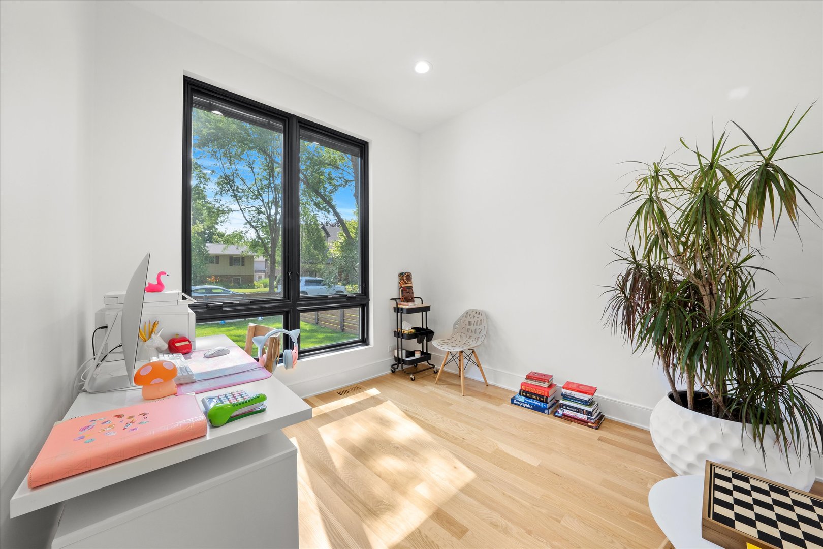 215 Eagle Street Naperville, IL 60540 - Photo 17 of 50 a room with toys and a large window